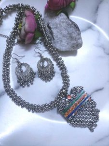 Silver Tone Necklace & Earring Set