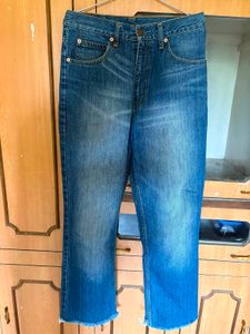 Levi's Mid Wash Straight Denim