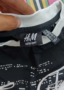 H&amp;M Black &amp; White Graphic Boxy Fit T-Shirt