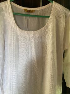 Elegant White Chikankari Kurta