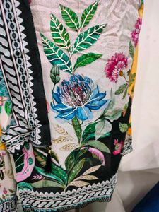 Embellished Kurta Set with Floral Print