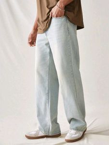 Light Wash Relaxed Fit Jeans
