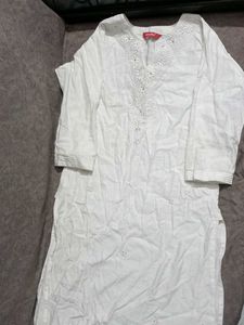 Elegant White Chikankari Kurta