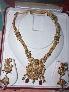 Exquisite Gold Necklace & Earring Set