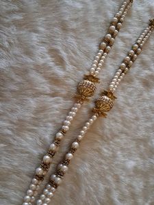 Elegant Pearl and Gold Necklace