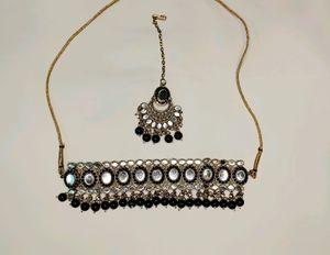 Black Beaded and Glass Work Choker Necklace with Mangtika