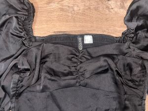 🔻Sale Alert-H&M Black Top