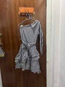 Chic Gingham Ruffled One-Shoulder Dress
