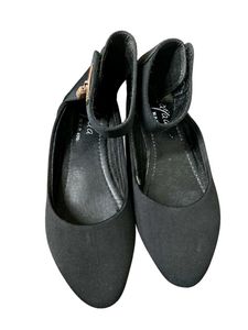 Black Women’s Ankle Strap Flat Bellies | Size 4 |
