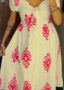 Chic White &amp; Pink Floral Maxi Dress