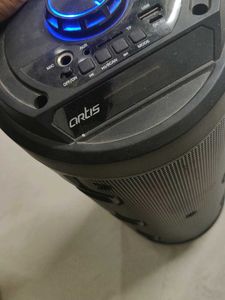 Artis Portable Speaker with Mic Input