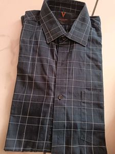 Van Heusen Men's Checked Shirt(new)