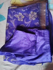 Set Of Elegant Royal Blue Floral Saree with blouse
