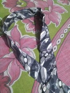 Silk Tie - Black/Silver Pattern
