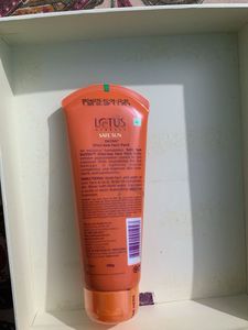 Lotus Herbals Safe Sun DeTAN Face Pack