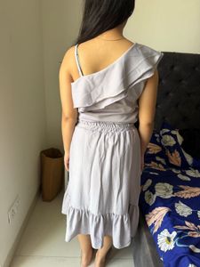 Elegant One-Shoulder Ruffle Dress