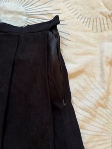 suede pleated  Black Midi Skirt