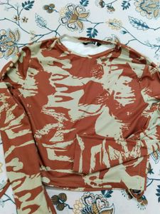 Stylish Printed Long Sleeve Crop Top
