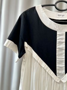Chic Black &amp; White Pleated Top
