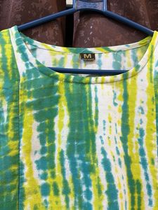 Stylish Tie-Dye Kurta Set feeding