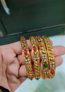 Gold-toned Bangle Set