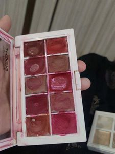 Insight 3D Highlighter &amp; Lip Pout Palette