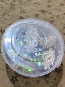 2 pair of earrings with box