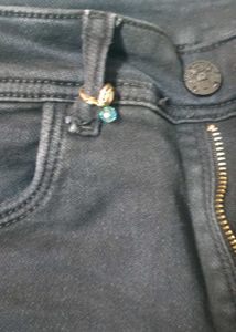 Black High-Waisted Skinny Jeans