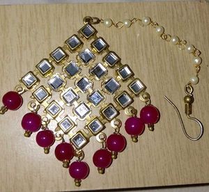 Elegant Kundan Maang Tikka