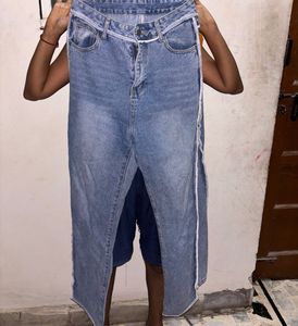 women trendy jeans