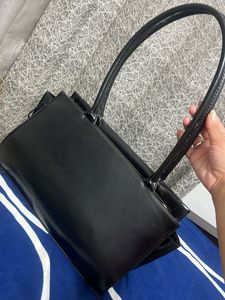 Chic Black Faux Leather Shoulder Bag