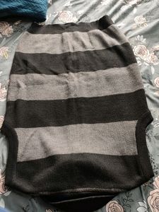 Sleeveless Wollen Jacket