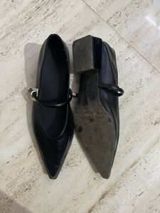 Chic Black Pointed Toe Mary Janes