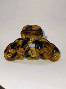 Stylish Tortoiseshell Hair Claw Clip