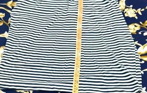 Tshirt half sleeves Fancy unique M size