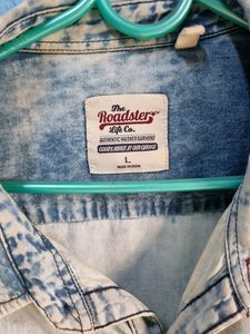 Roadster Men Blue Faded Pure Cotton Casual Denim Shirt || 'L' Size