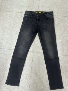 Stylish Black Skinny Jeans