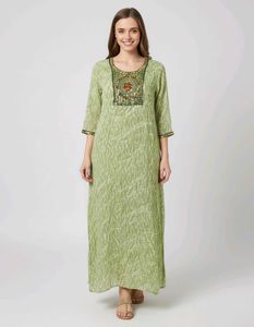 Elegant Green Embroidered Kurta+🎁