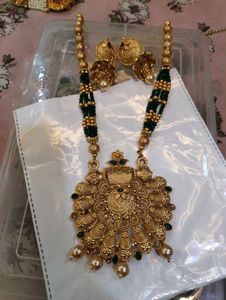 Elegant Gold Necklace & Earrings Set