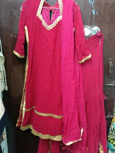 Elegant rose &amp; Gold Embroidered Kurta Set