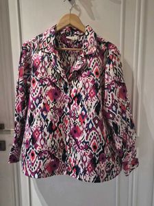 Pluss Vibrant Printed Collared Button-Down Shirt
