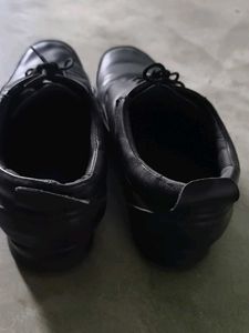 Classic Black Leather Oxford Shoes