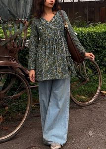 Elegant Paisley Print Short Kurta
