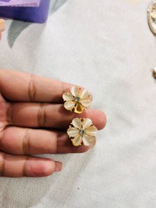 Elegant Floral Necklace &amp; Earring Set