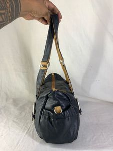 Vintage Vera Pelle Italian Barrel Shoulder Y2K bag