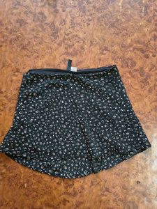 floral short skirt by H&amp;M