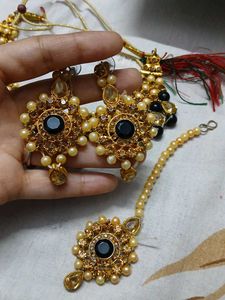 Stunning Black &amp; Gold Pearl Necklace Set