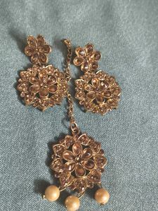 Exquisite Kundan & Pearl Maang Tikka Set