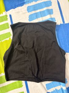 Black Graphic Crop Tank Top