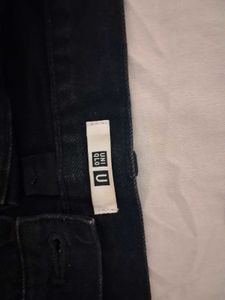 Uniqlo Classic Black Pleated Denim Jeans